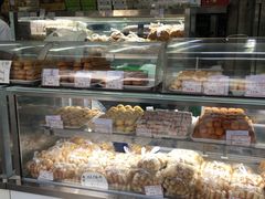 面包甜点陈列柜-闻酥园(水碾河路店)