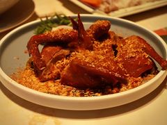 避风塘乳鸽-点都德·毕德寮