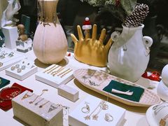 -LADY FAFA(巨鹿路陕西南路路口店)