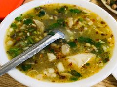 羊杂汤-一头牛馅饼店总店(卫工街店)