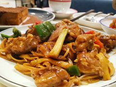 豉椒排骨炒牛河-石板街港澳冰室(天环店)