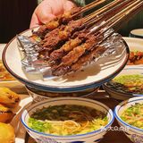 西安探店 | 游大雁塔逛不夜城，吃正宗陕菜