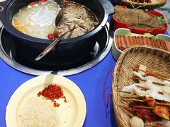 -马路边边·成都串串(翠柏路店)