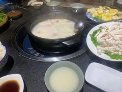 -大匠工房古船木艺术餐厅·猪肚鸡专门店(长白仙岛店)
