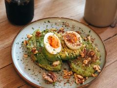 牛油果煮蛋吐司-RAC BAR(安福路店)