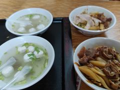 -松树干拌面店