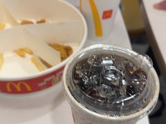 -麦当劳(上海虹桥站30B检票口楼上)