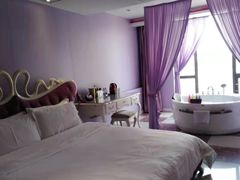 -天鹅恋主题酒店(光谷广场步行街店)