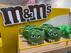 -m豆巧克力世界(上海世茂广场店)