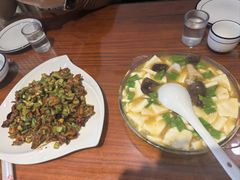 木耳白菜爆豆腐-恩宏德餐馆(平山道店)