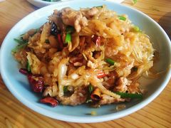 酸菜粉炒肉-香满园春饼·家常菜(东大桥店)