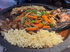 -鸣记脆皮烤鱼·海鲜烤鱼(三八广场店)