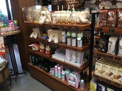 零售区-星巴克臻选(成都宽窄巷子店)