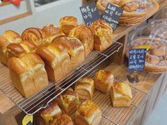 -沁屋面包店(人民东路店)