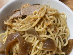 -松树干拌面店