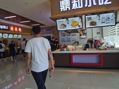 -彬州服务区-停车场