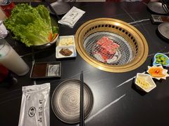 -山川小町·极番烧肉(新地假日广场店)