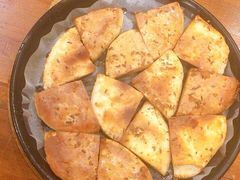 东镇烤三味-老东镇啤酒屋海鲜加工·蒸汽海鲜·海鲜烧烤(台东店)