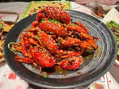 -肥肥虾庄·金牌油焖大虾(汉街SKP店)