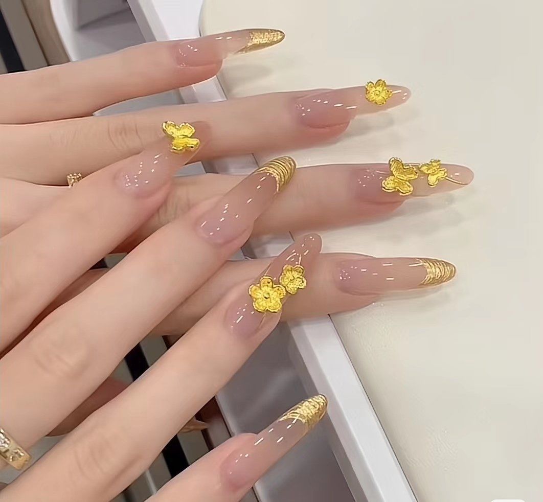 璀璨金边美甲来袭!