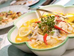 花开酸汤鱼虾跳(中份)-蜜桃花开·中西融合菜E&W(南长街店)