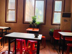 靠窗位-胖哥料理(兴义里店)