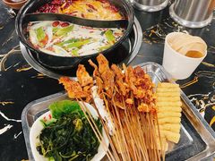 -灌县老妈砂锅串串香(万科红生活广场店)