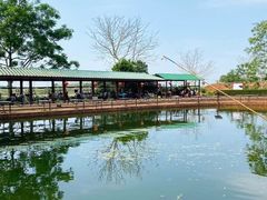 -侯臣咖啡文化村