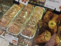 松软炼乳面包-巴黎贝甜(常德路店)