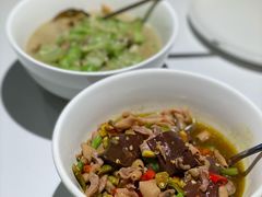 丝瓜焖蚌壳肉-费大厨辣椒炒肉(高铁吾悦广场店)