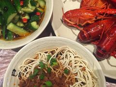 -巴厘龙虾·榜首油焖大虾(音乐学院·沿江酒馆店)