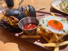 27&nbsp;牛肉汉堡-HELLO 27 意面·沙拉·帕尼尼