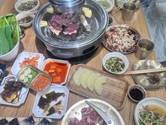 -青瓦餐厅·生鱼片·韩园烤肉(西塔店)