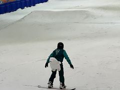 -乔波室内滑雪场