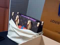 -聚云奢二手奢侈品黄金手表包包回收·中古店(三里屯总店)