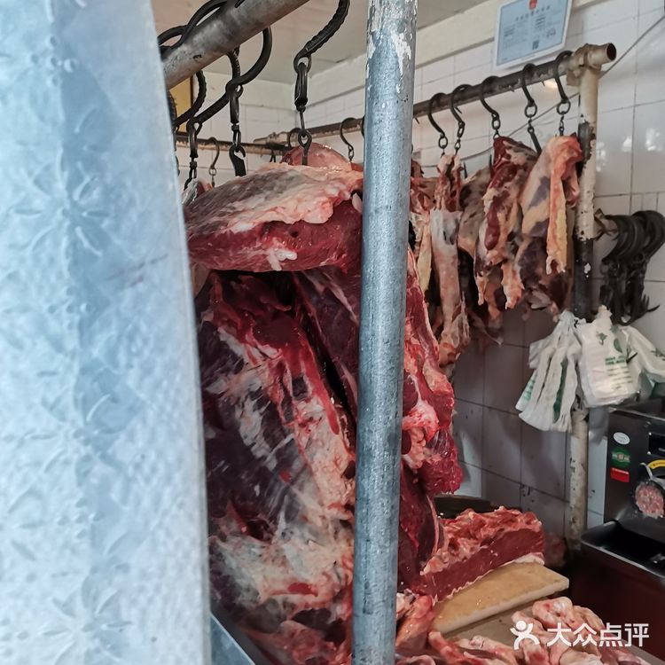 马甸清真寺，慕名而来，听说这里买牛羊肉要排好长的队
