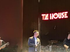 -TZ House音乐现场(来福士中心店)