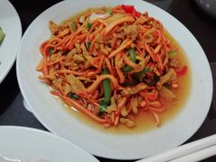 -阿姨来了月嫂服务中心(徐汇店)