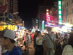 -六合夜市
