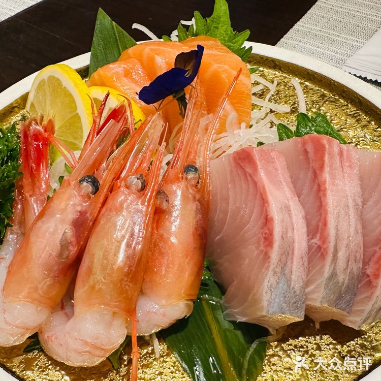 一家名字不太好记的日料店[憨笑]