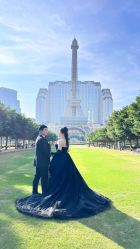 -现代经典婚纱摄影