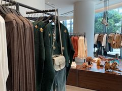 -URBAN REVIVO(上海中庚漫游城店)