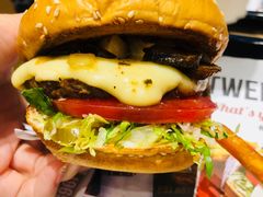 -The Habit Burger Grill 哈比特汉堡(爱琴海店)