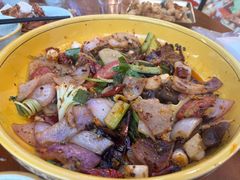 -休记光头香辣蟹干锅(绵竹店)