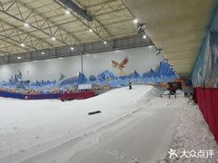 -乔波室内滑雪场