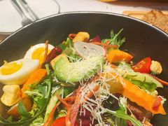 托斯卡尼蔬菜沙拉配酸奶芒果汁-原石牛扒·约会餐厅(龙城万科里店)