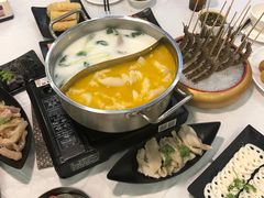 -鲜入围煮花胶鸡海鲜火锅