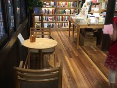 -猫的天空之城概念书店(杭州南宋御街店)