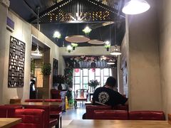 -愉肴麻辣香锅(中山路店)