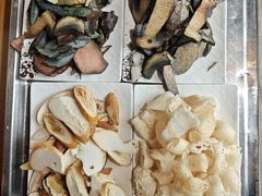 -野菌皇海景野生菌火锅(滨海大道店)